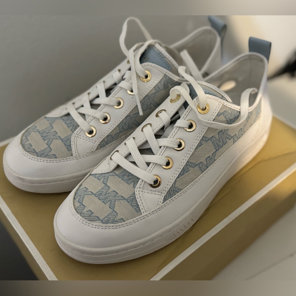 Micheal Kors, White and Blue Shea Lace Up, Size: 8.5